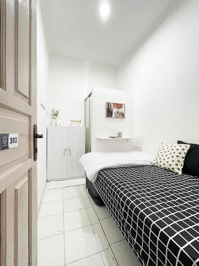 Kos Awany Coliving Hostel Jakarta Exterior photo