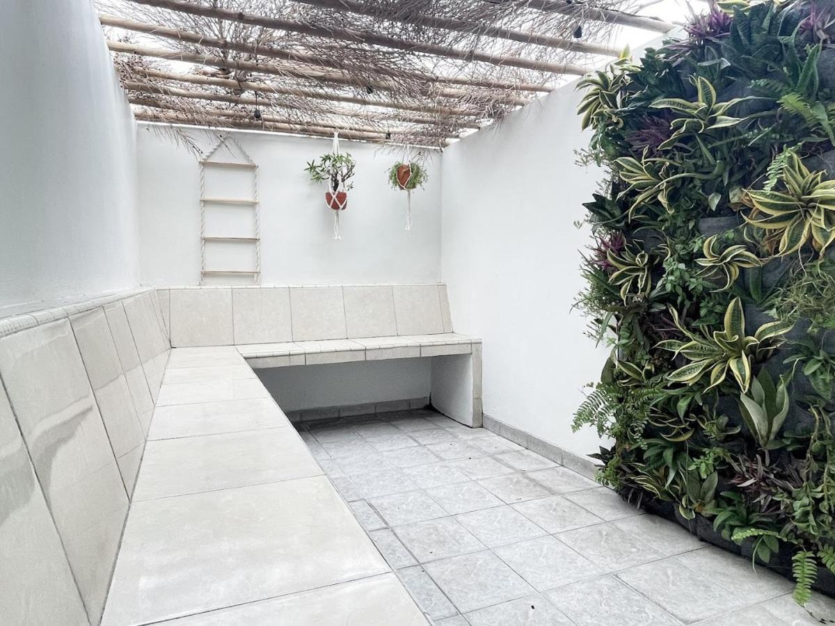 Kos Awany Coliving Hostel Jakarta Exterior photo
