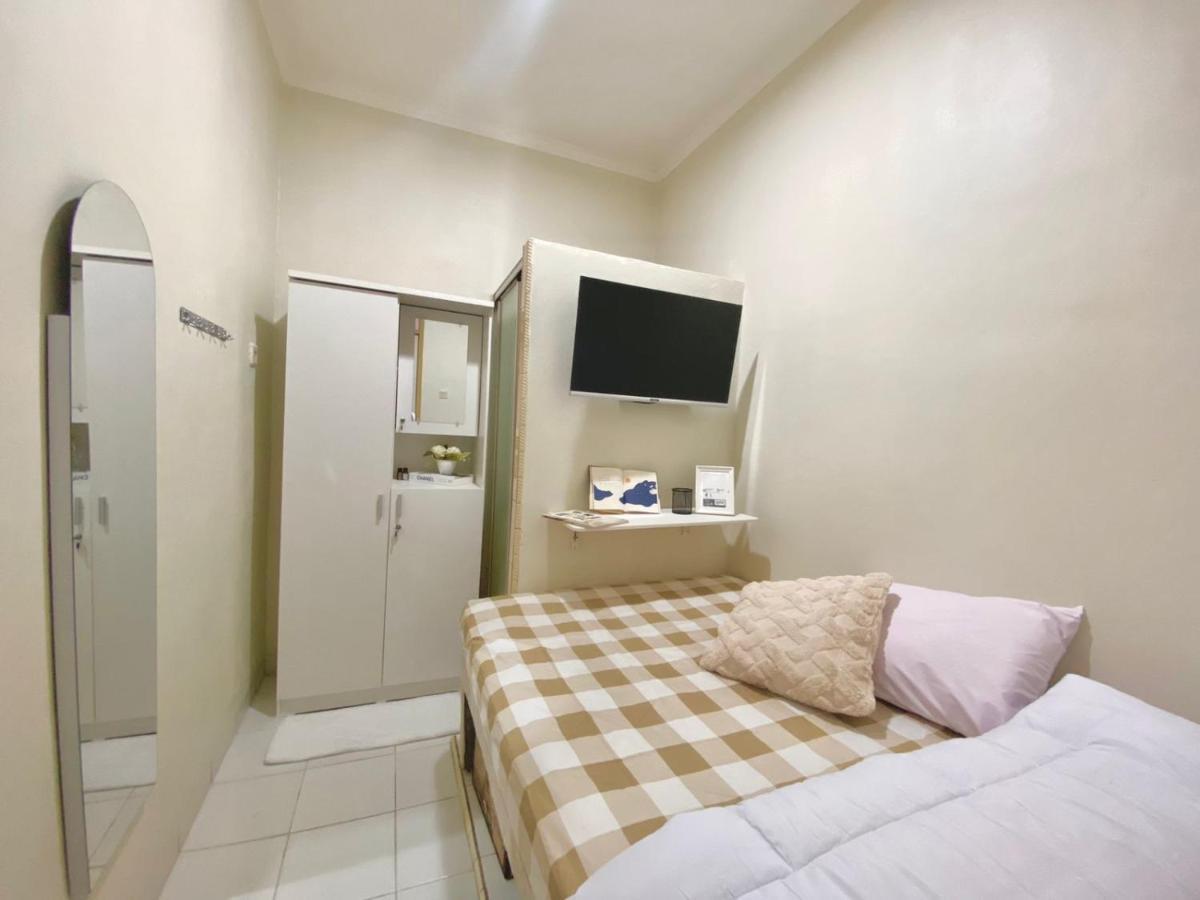 Kos Awany Coliving Hostel Jakarta Exterior photo